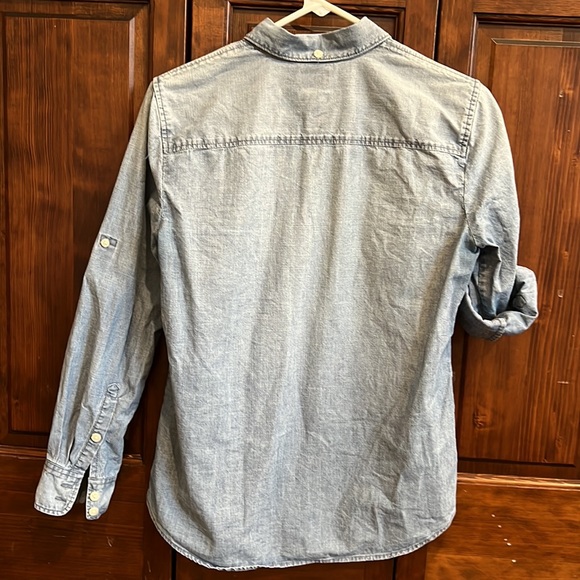 J. Crew Factory Perfect Fit Chambray Denim Button-Up Shirt. Size: Small Petite - Picture 8 of 10